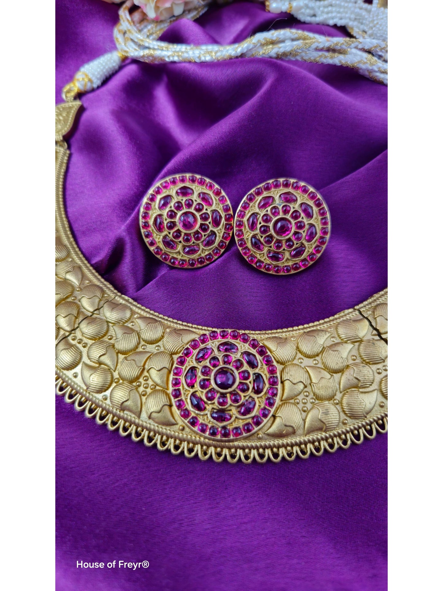 Majestic Round Ruby Stone Necklace Set with Textured Gold Finish