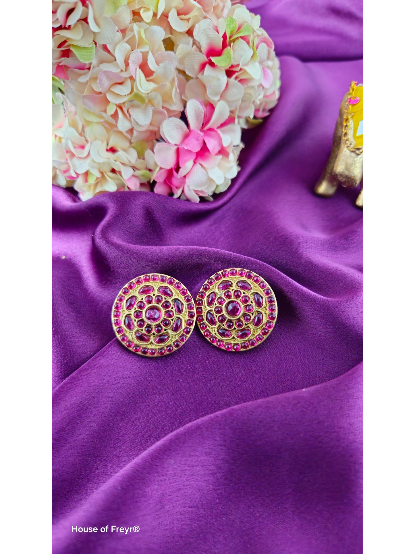 Majestic Round Ruby Stone Necklace Set with Textured Gold Finish