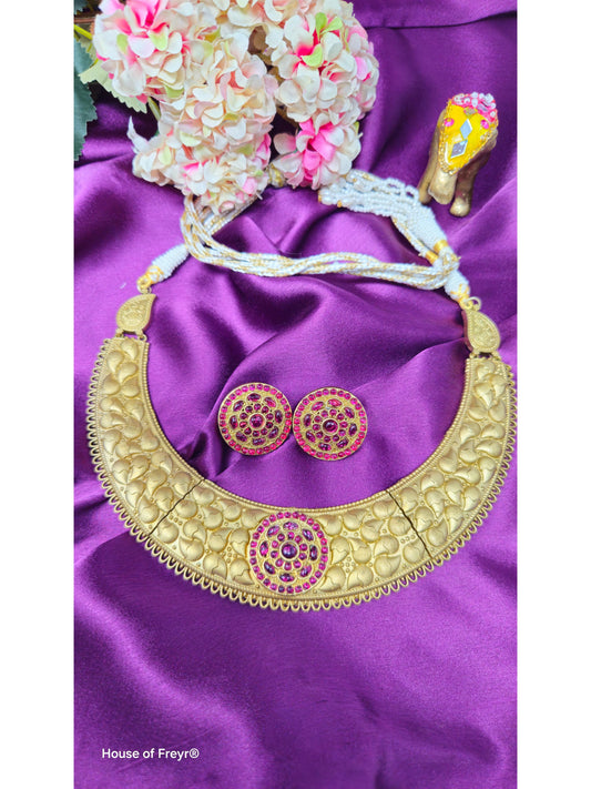 Majestic Round Ruby Stone Necklace Set with Textured Gold Finish