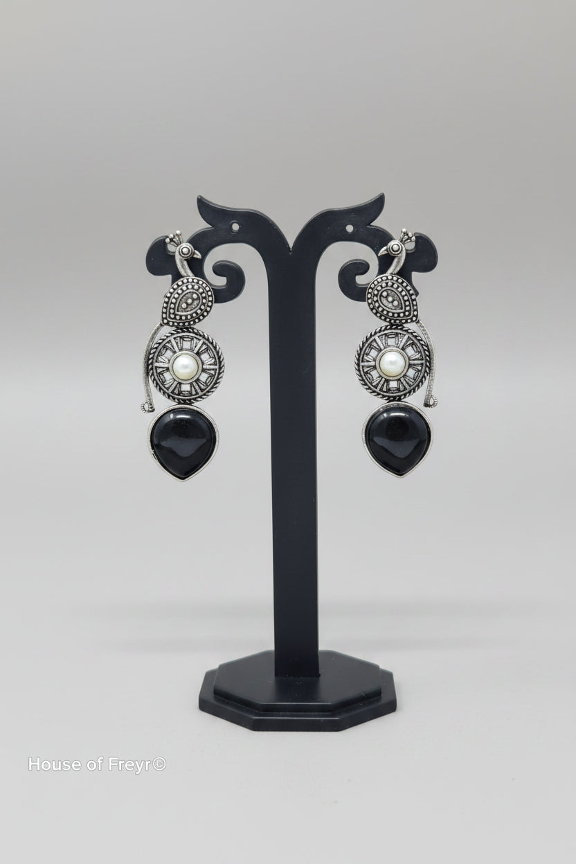 Premium Oxidised silver dangler earring with pearl and black Monalisa stone