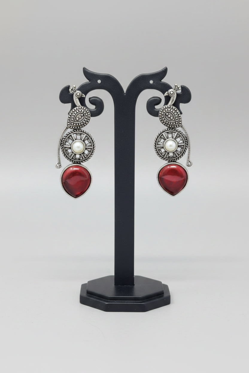 Premium Oxidised silver dangler earring with pearl and red Monalisa stone