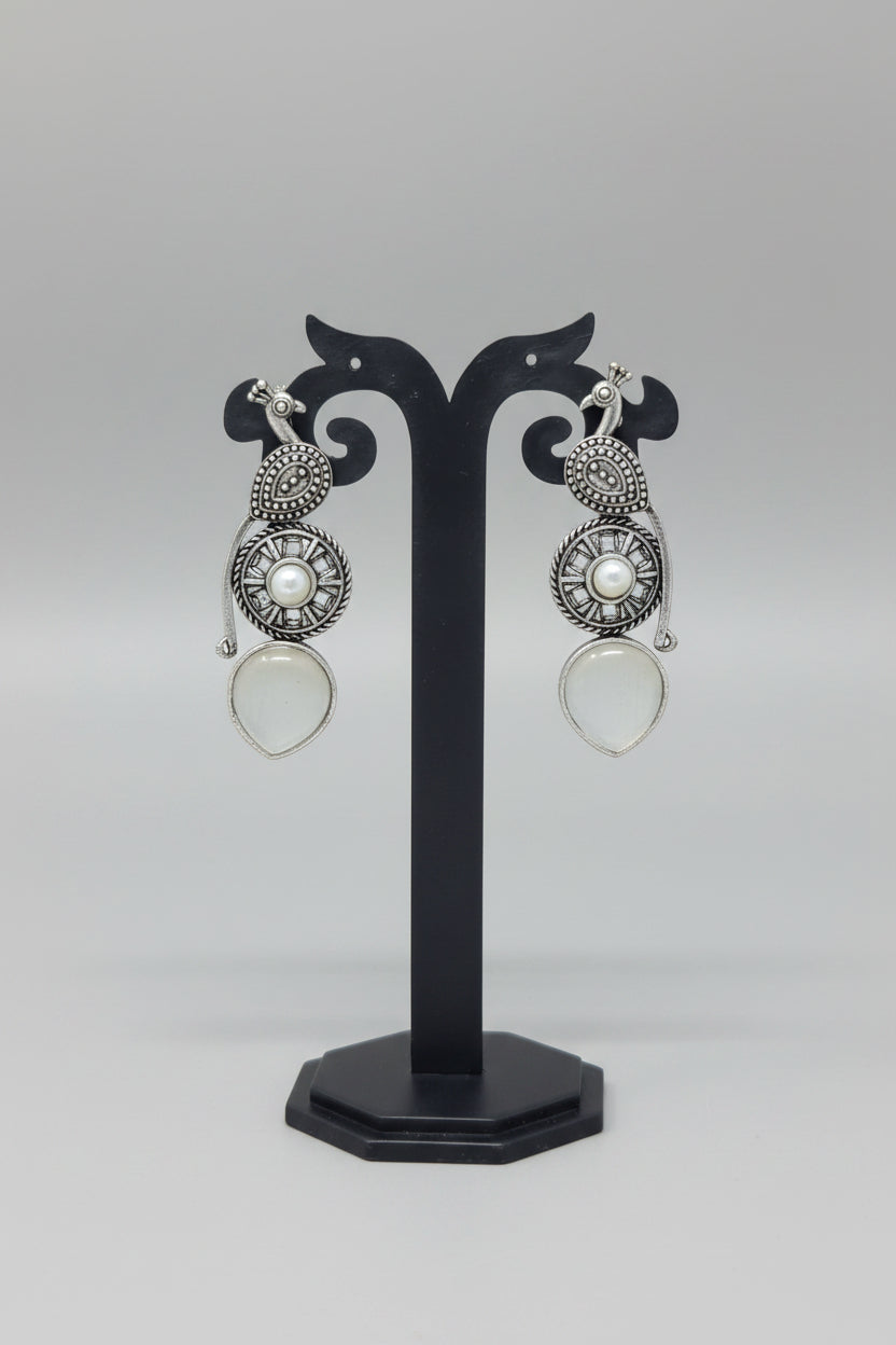 Premium Oxidised silver dangler earring with pearl and white Monalisa stone